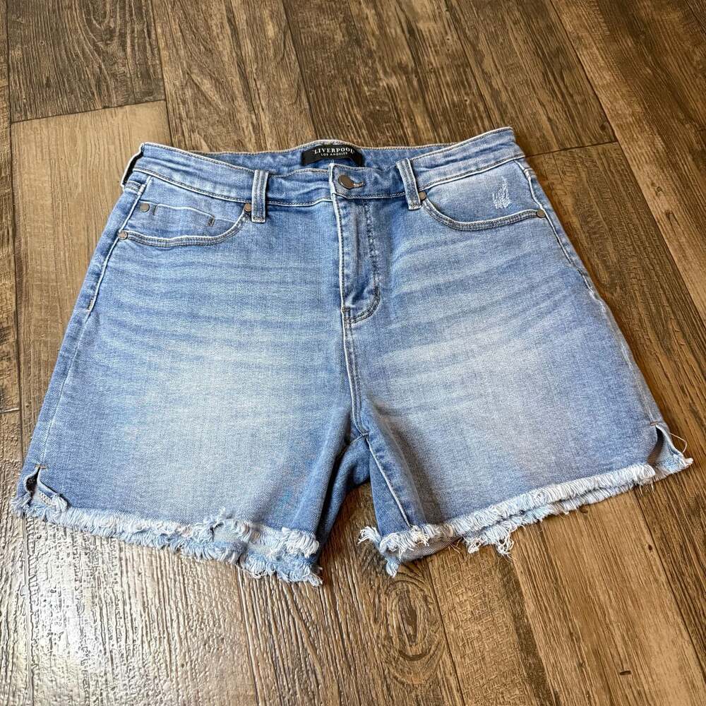 Liverpool Los Angeles Vickie Denim Shorts Size 12/31